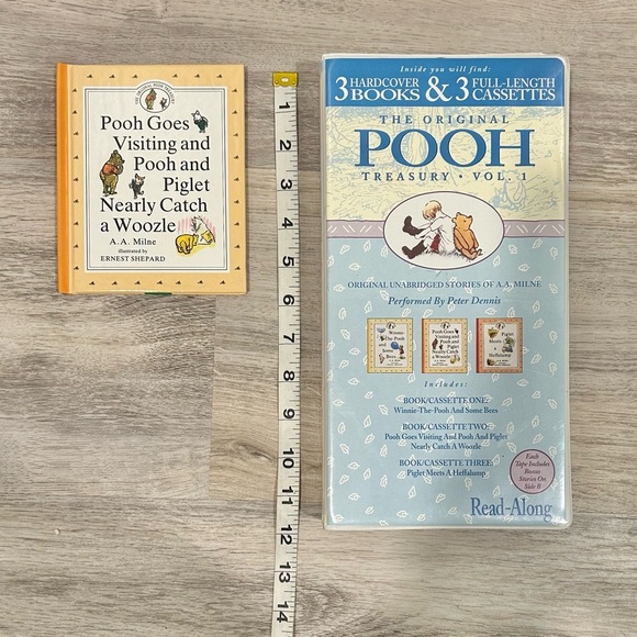 Vintage 1990 Original Pooh Read Along Treasury Volume 1 Books & Audio Cassettes - Picture 9 of 9